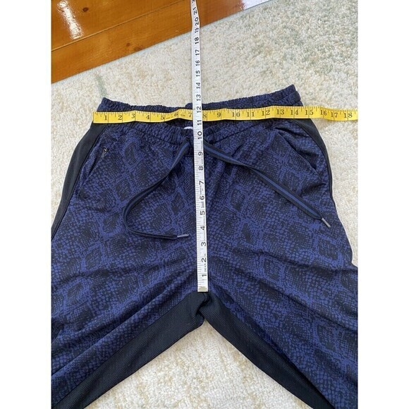 Athleta Brooklyn Jogger Womens 10 Snakeskin Tapered Lightweight Stretch - Picture 6 of 7